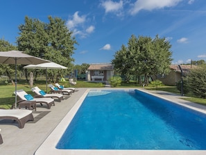 Pool - Holiday House With Pool, Garden, Playground and BBQ - Surrounded by Nature (Bale)
