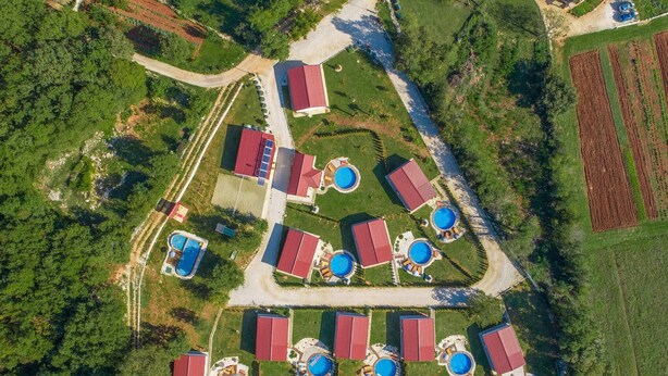 Exterior - Holiday House With Private Pool for 6-8 Persons in the Holiday Park Jelovci (Tinjan)