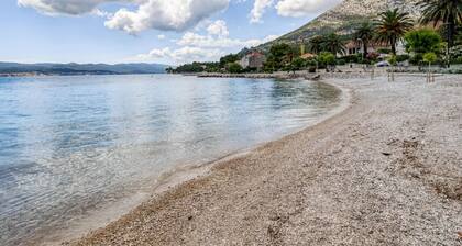 Comfortable Villa in Orebić with Garden near Seabeach