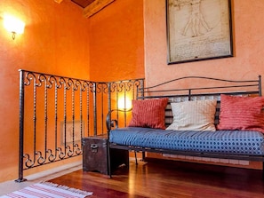 4 bedrooms, individually furnished, bed sheets