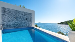 Unclassified image, 2 of 40, button - Villa Sine with private pool and a sea view, near the beach in Vinišće (Marina)