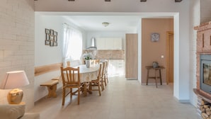 Dining - Beautiful Villa in Privlaka With Heated Swimming Pool (Privlaka)