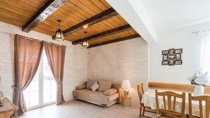 Cottage | Living room - Beautiful Villa in Privlaka With Heated Swimming Pool (Privlaka)