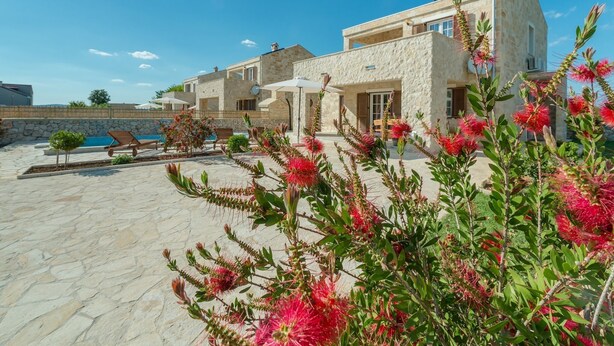 Exterior - Beautiful Villa in Privlaka With Heated Swimming Pool (Privlaka)