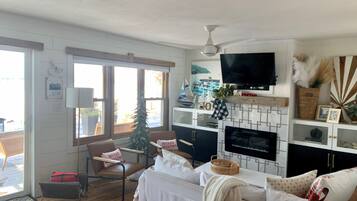 TV connectée, jeux vidéo, lecteur de DVD, baby-foot