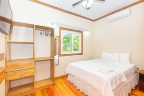 1 habitación, tabla de planchar con plancha, wifi gratis y ropa de cama 