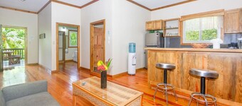 Sky View – Modern Spacious Condo in West End area