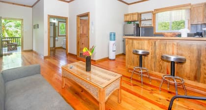 Sky View â Modern Spacious Condo in West End area