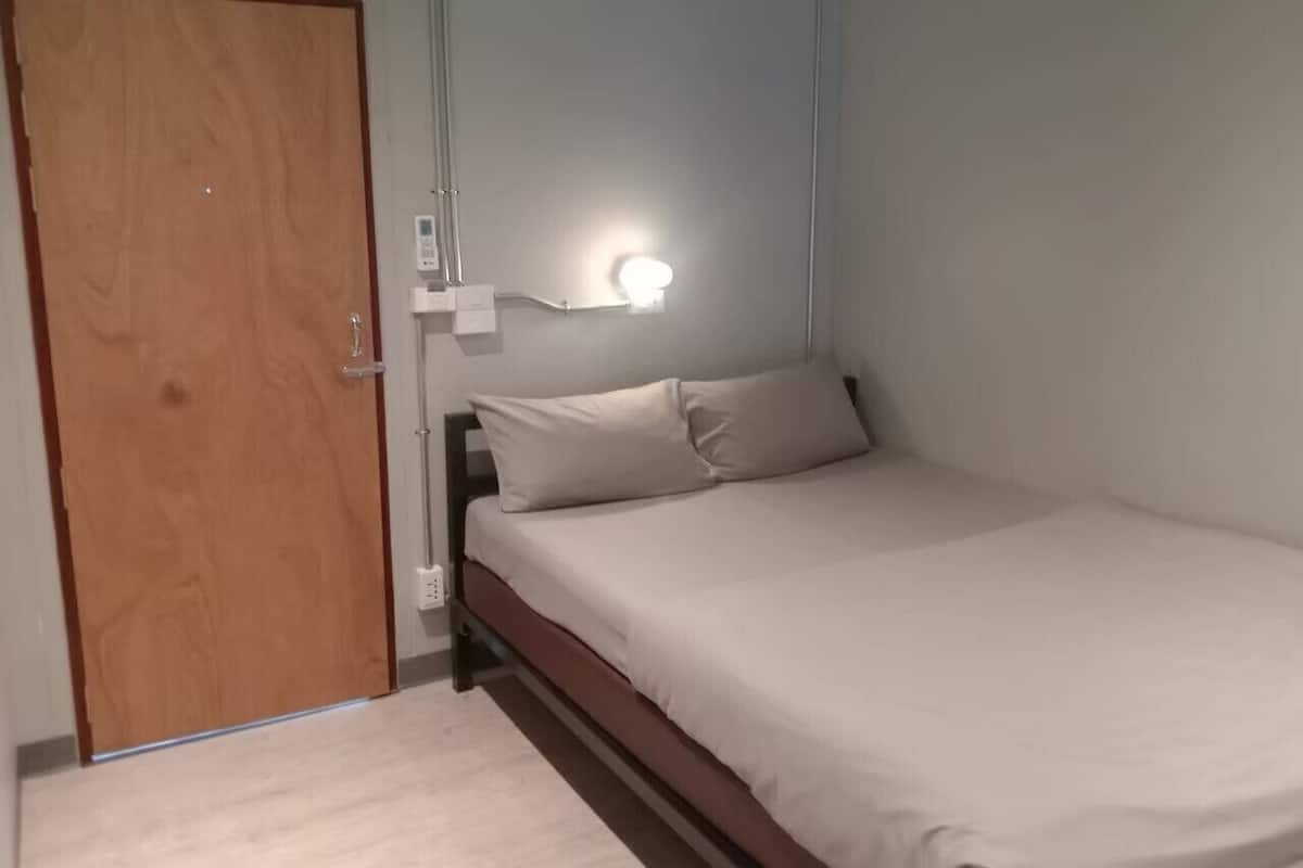 Private Room Shared Bathroom | ห้องเก็บเสียง, Wi-Fi ฟรี, ผ้าปูที่นอน