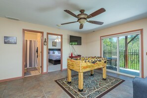 3 makuuhuonetta, tallelokero huoneessa, ilmainen Wi-Fi, vuodevaatteet