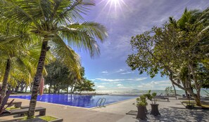 Outdoor pool, open 6:00 AM to 9:00 PM, pool loungers - Mambruk Hotel & Convention (Anyer)
