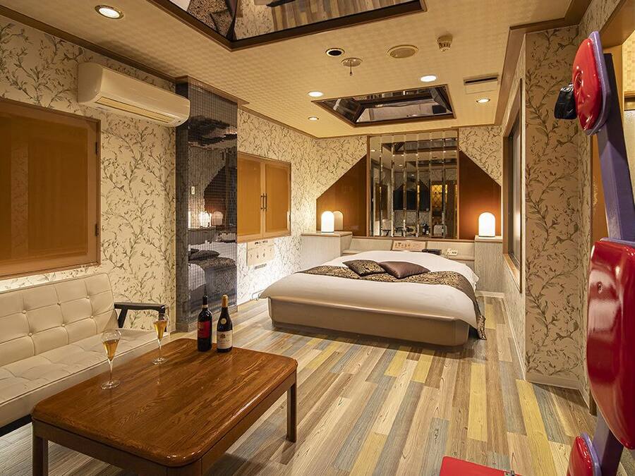 Soundproofing, free WiFi