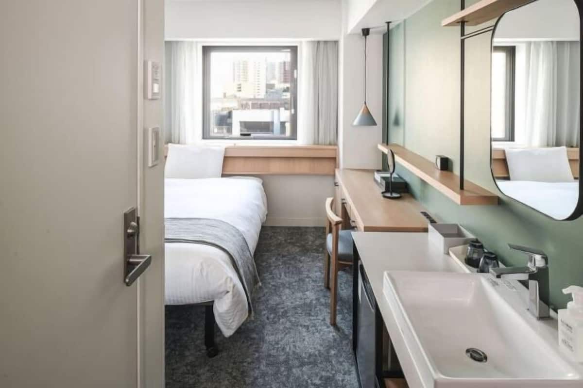 Desk, blackout drapes, free WiFi, bed sheets