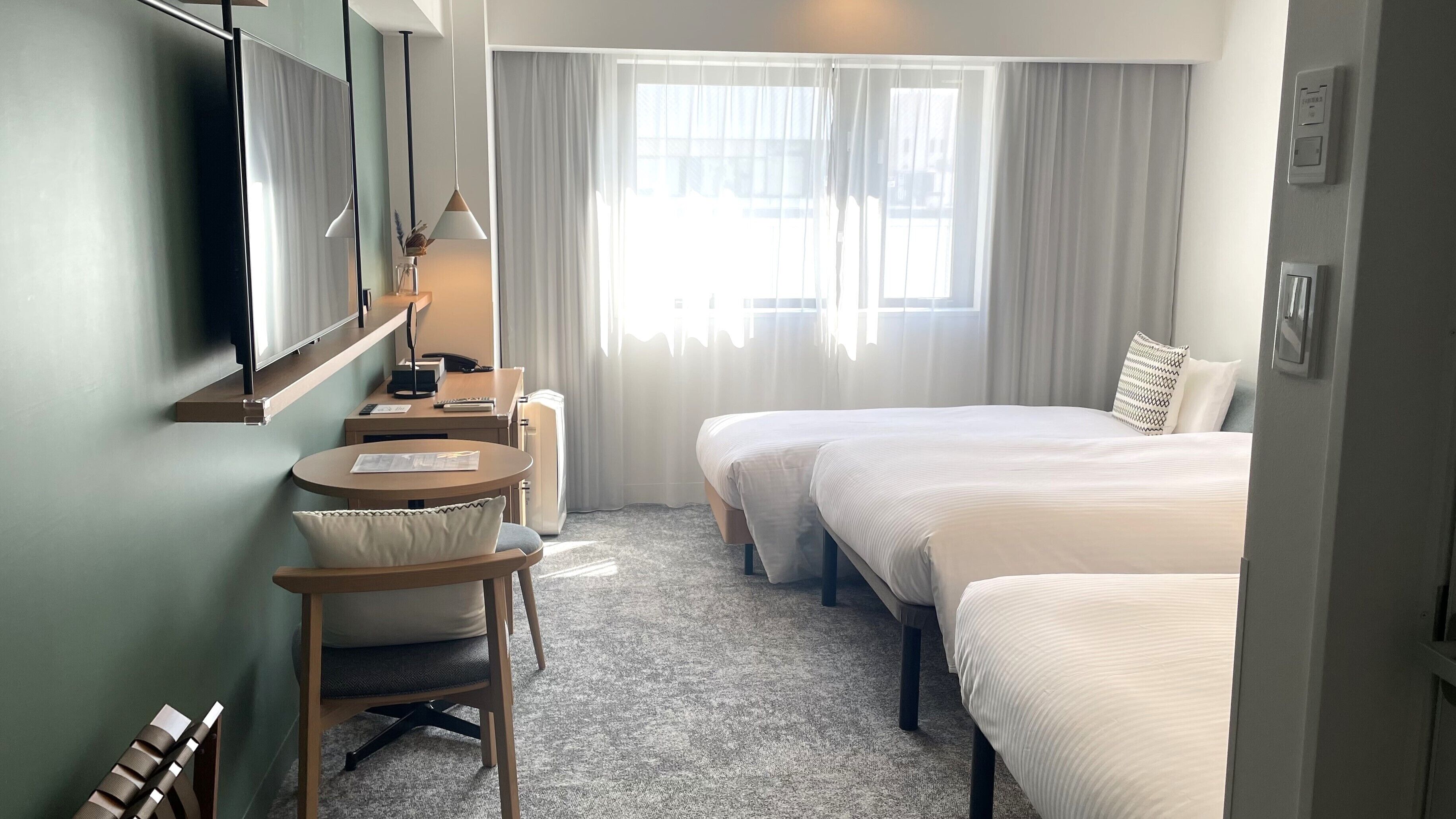 高級雙床房, 非吸煙房 (with sofa bed) | 書桌、遮光窗簾/窗簾、免費 Wi-Fi、床單