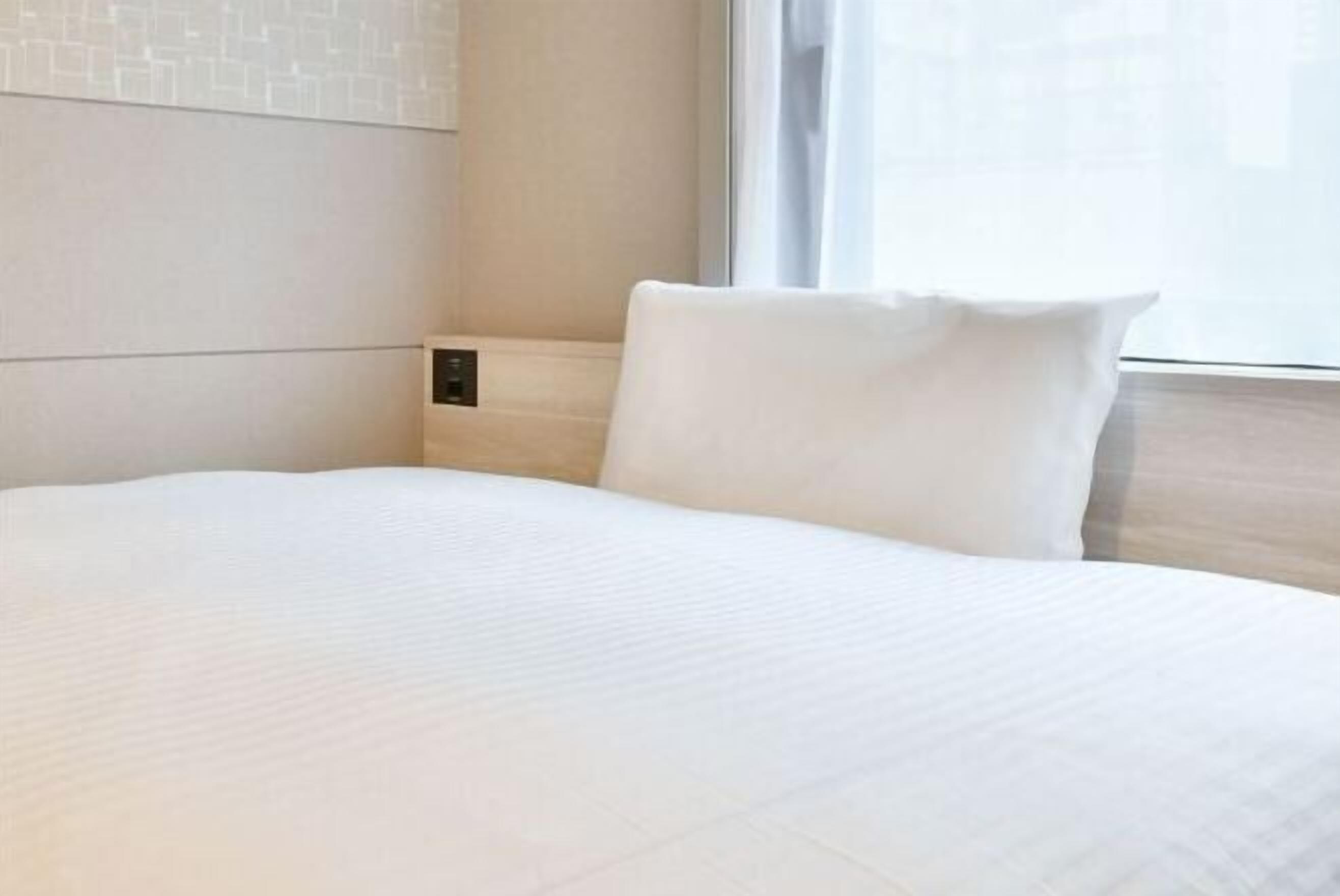 Desk, blackout drapes, free WiFi, bed sheets