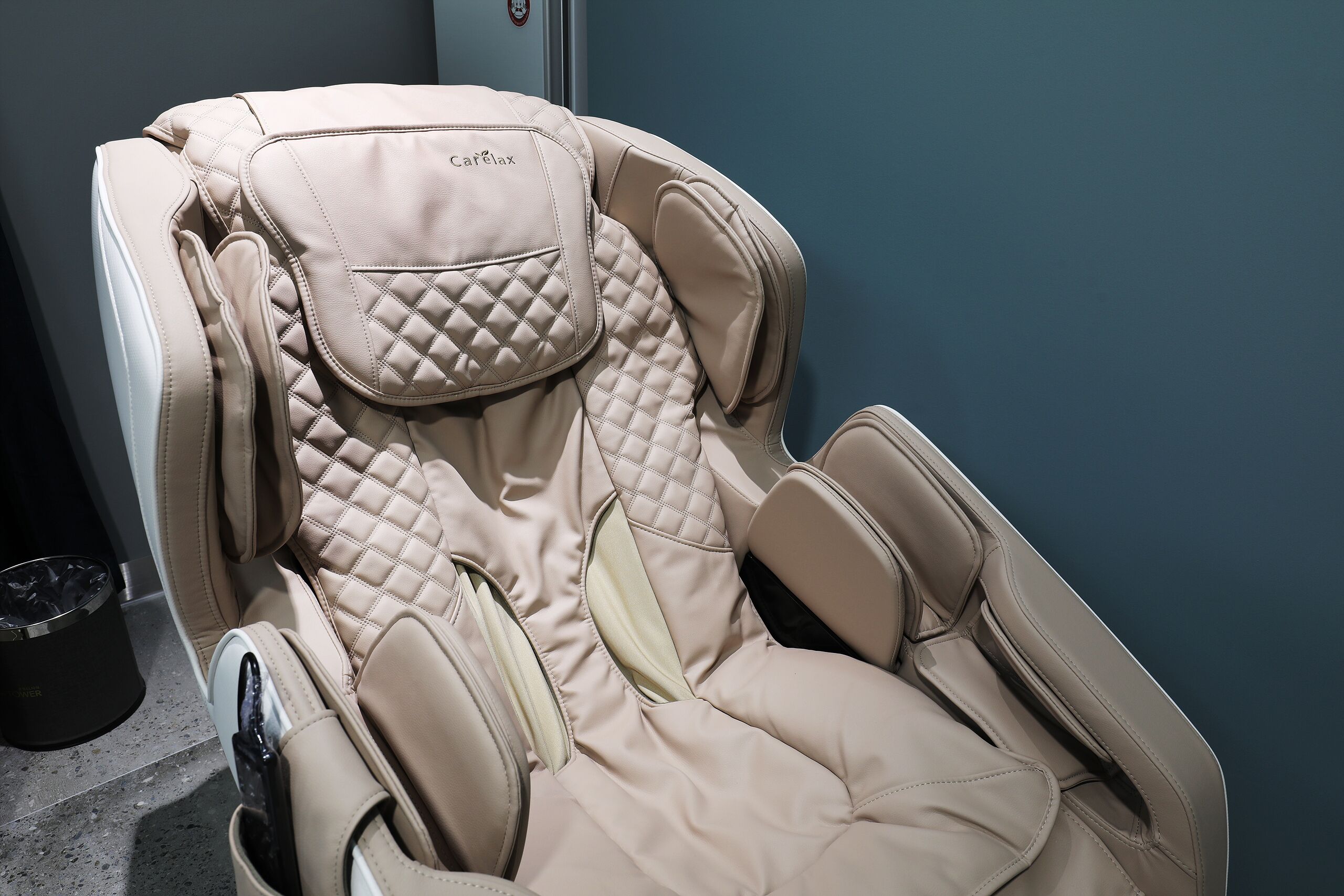 suite (no breakfast on mondays) | room amenity