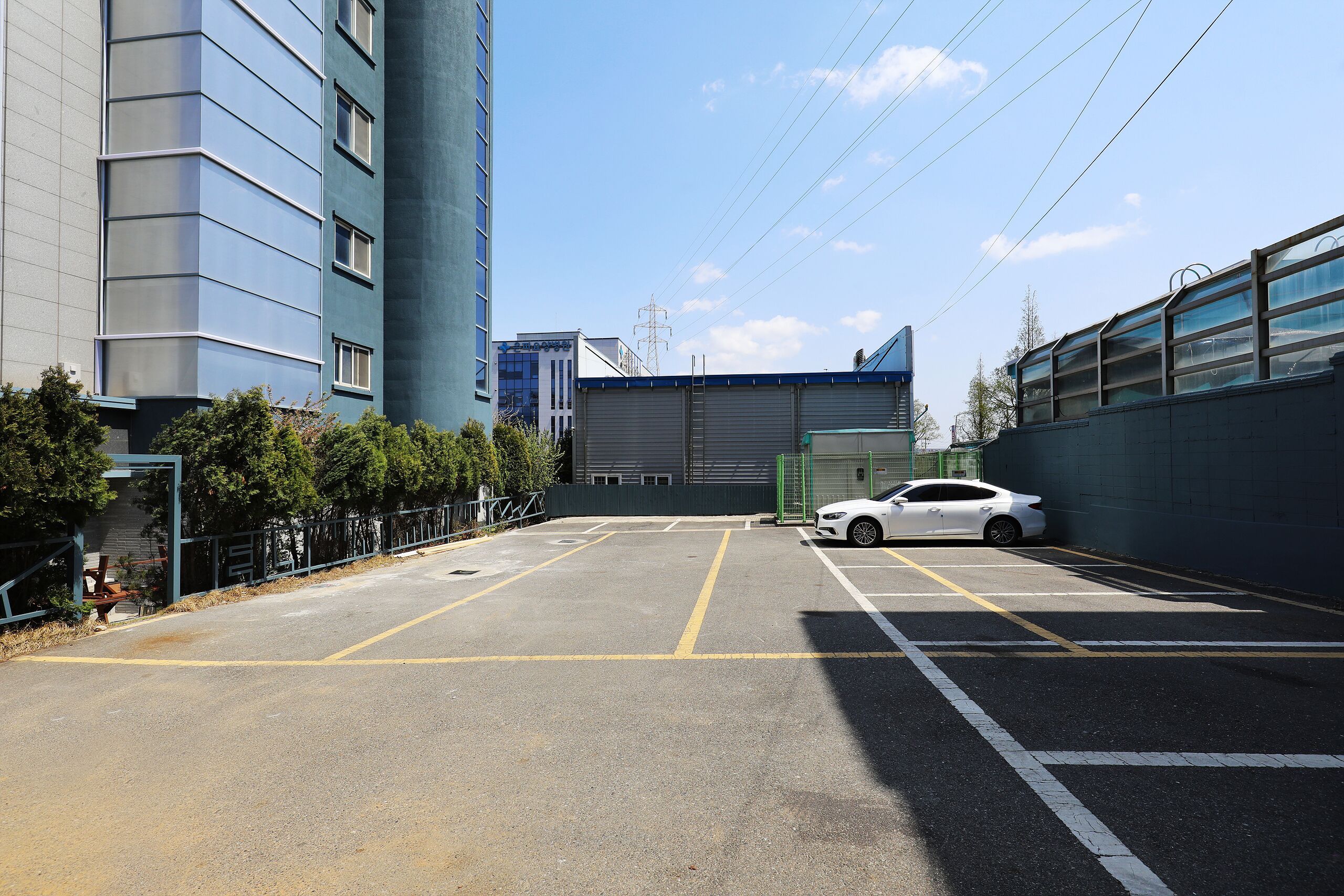 free self-parking, free valet parking