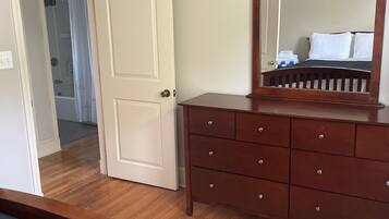 3 chambres, fer et planche Ă repasser, Wi-Fi gratuit, draps fournis