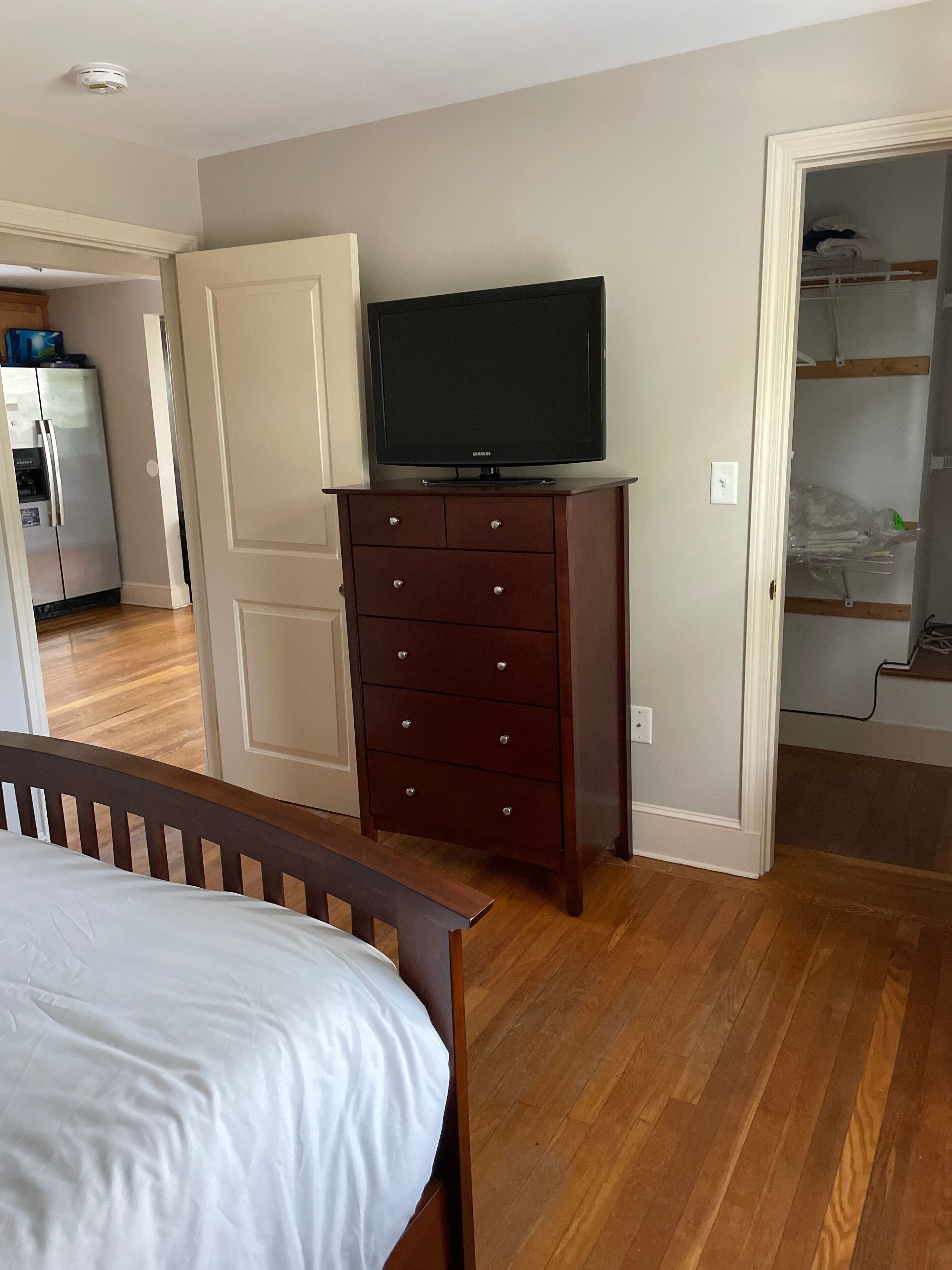 3 habitaciones, tabla de planchar con plancha y wifi gratis 