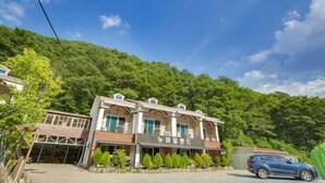 Ảnh chưa phân loại, 3 trong số 21 ảnh, nút