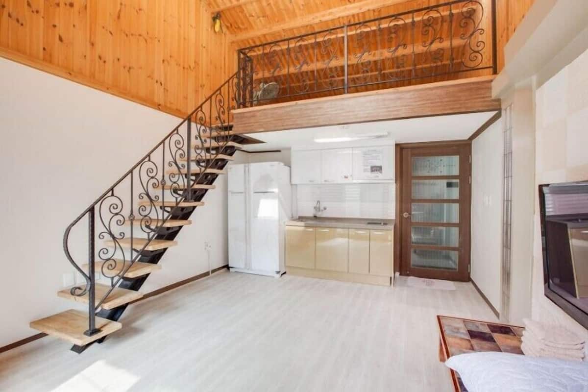 Duplex | Living area | Flat-screen TV