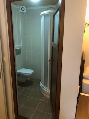 Shower, towels