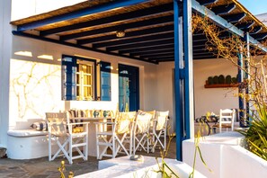 Villa | Terrace/patio - Luxury Villa in Mykonos (Mykonos)