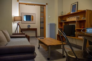 Apartment | Living area | Flat-screen TV