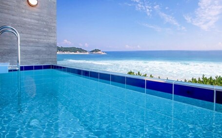 Private pool