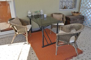 شقة | تناول الطعام داخل الغرفة