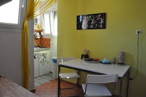 Appartement | Dineren op de kamer