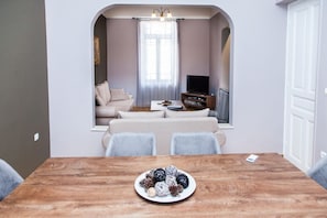 Apartment | In-room dining - The Muses House (Athens)