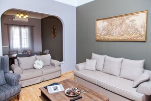 Apartment | Living room - The Muses House (Athens)