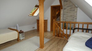 5 habitaciones, tabla de planchar con plancha y wifi gratis