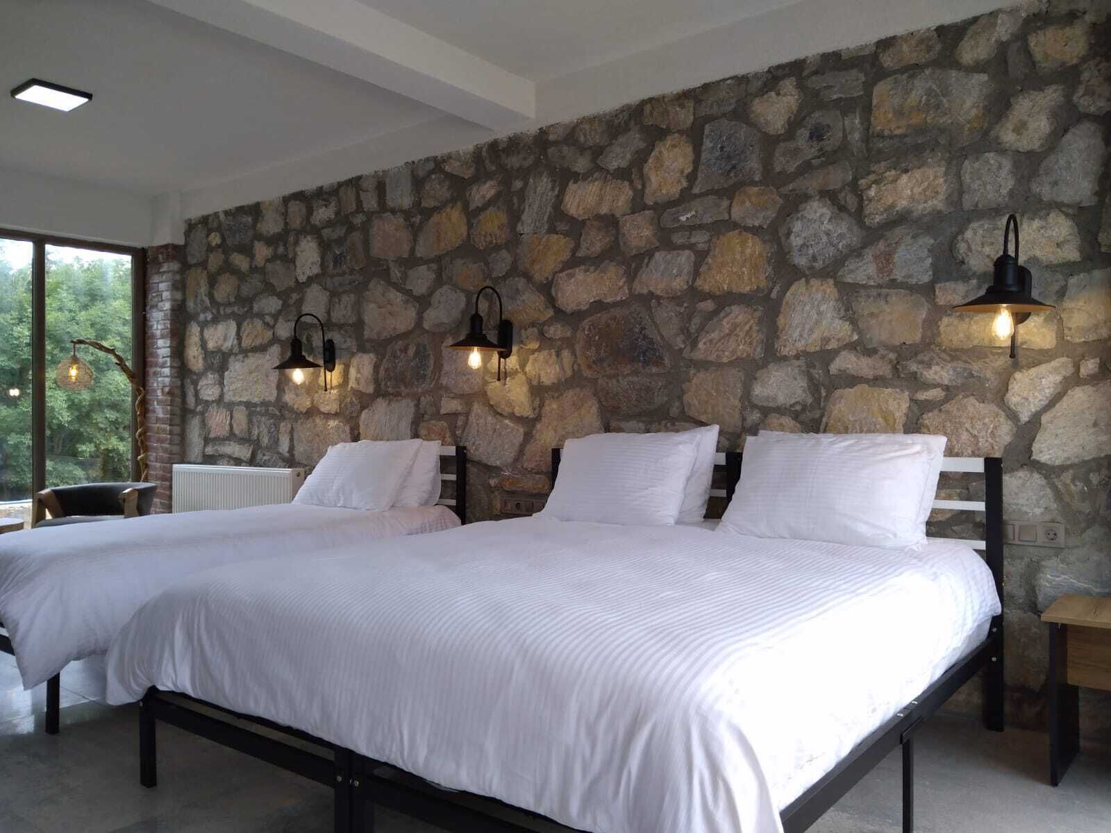 Classic Triple Room | Select Comfort beds, desk, laptop workspace, free WiFi