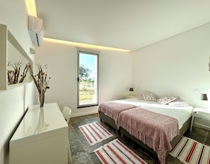 4 Schlafzimmer, Schreibtisch, Bügeleisen/Bügelbrett, kostenloses WLAN
