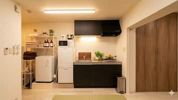 Habitació Comfort, no fumadors, cuina (RC3 (205)) | Cuina privada | Frigorífic, microones, placa de cuina i arrossera