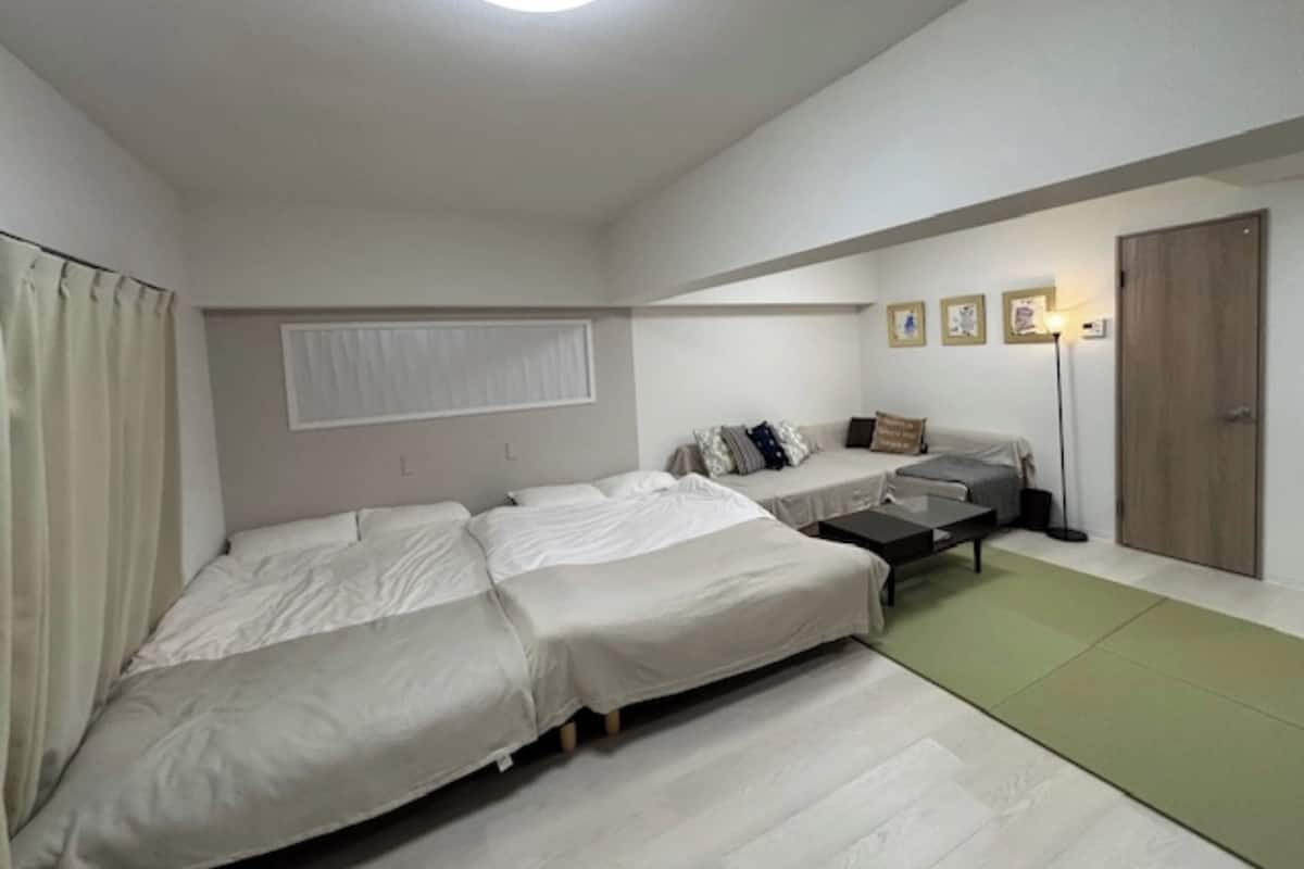 RC3 (205) Non-smoking | 1 bedroom, individually decorated, individually furnished, desk