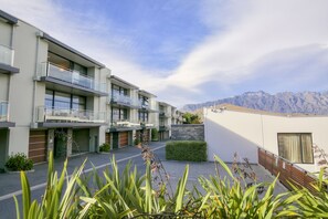 Exterior - Terrace Apartment 12 (Queenstown)