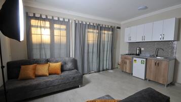 Coffee/tea maker, electric kettle