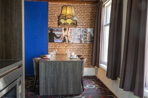 Apartment (Amstel View) | In-room dining