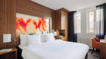 Comfort Double Room | In-room safe, soundproofing, iron/ironing board, free WiFi