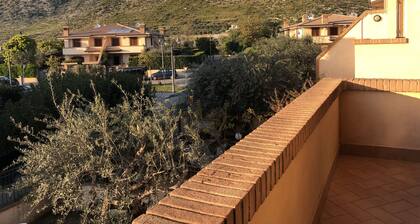 Holidaycasa Emiliano - Villa con Giardino Privato