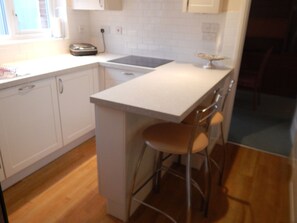 Maison Familiale | Cuisine privée | Réfrigérateur, micro-ondes, four, plaque de cuisson