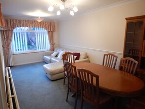 Family House | In-room dining