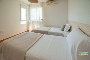 4 bedrooms, Internet - Casa Lillemor . (Ventorros de San José)