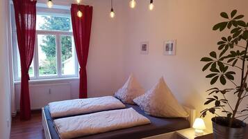 Apartment, Gartenblick | 1 Schlafzimmer, Schreibtisch, kostenloses WLAN