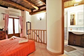 Apartment, 1 Schlafzimmer, 2 Bäder, am Strand | 1 Schlafzimmer, Bettwäsche