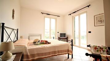 Vila, 3 kamar tidur, akses difabel, teras | 3 kamar tidur dan seprai linen