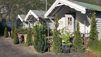 Cabaña básica, baño compartido | Terraza o patio